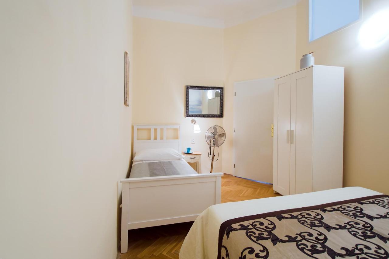 City Center Apartment Legerova Praga Esterno foto